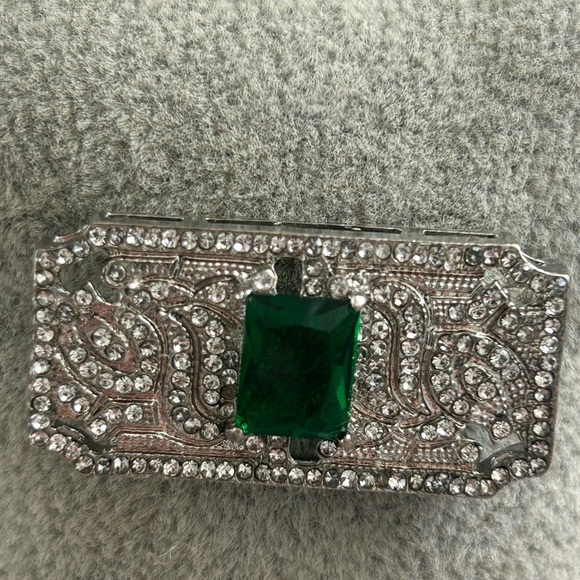 NWOT Art Deco Emerald Green Rhinestone Brooch Silver Tone Vintage Inspired - Picture 3 of 3